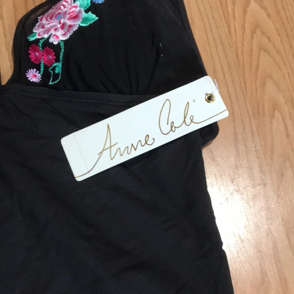 Anne Cole black with flower design swimsuit. - Picture 4 of 5